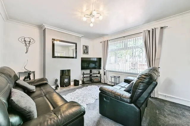 Squires Avenue, Nottingham, NG6, photo 3