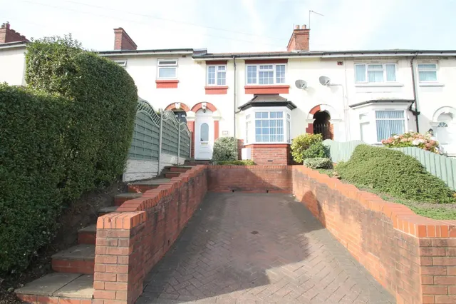 Newbury Lane, Oldbury, photo 1