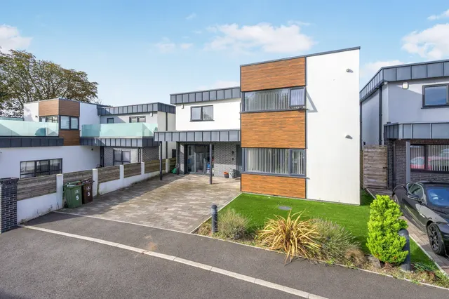 Village Heights, Plymouth, PL7, photo 1