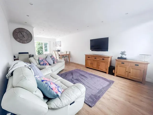 Photo 3 — Middlesex Road, Bexhill On Sea, TN40 1LP
