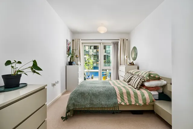 Photo 3 — Quarter House, Battersea Reach