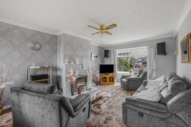 Photo 3 — Castle Hill Crescent, Rochdale OL11 4HZ