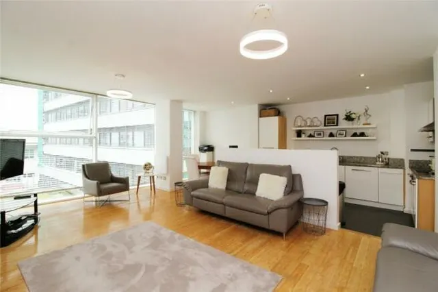 Beetham Plaza, L2, photo 1