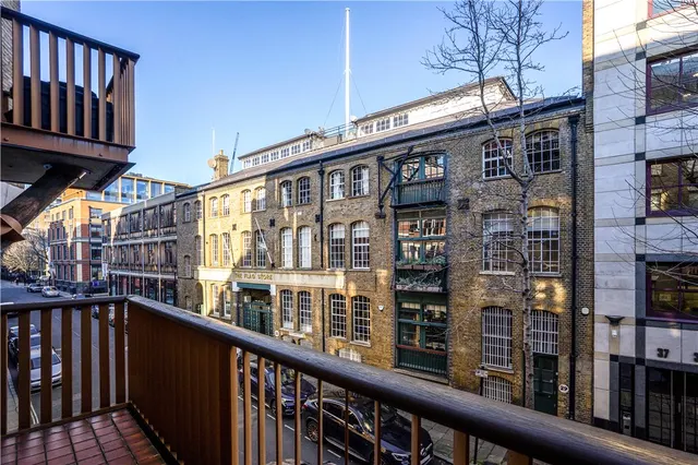 Photo 2 — Queen Elizabeth Street, London, SE1