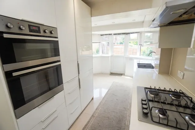 Plumer Road, High Wycombe, HP11, photo 2