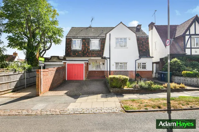 Valley Avenue, North Finchley, photo 1