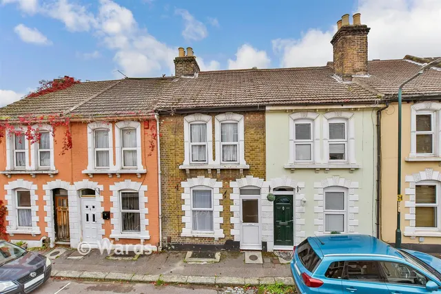 Cross Street, Strood, ME2, photo 1