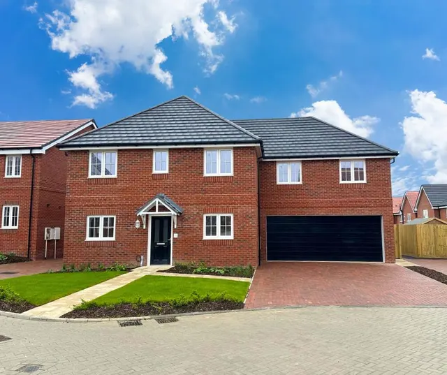 Maddoxford Gardens, Boorley Green, photo 1