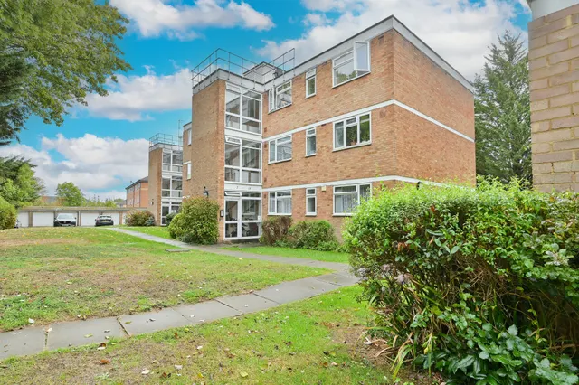 Borehamwood, WD6, photo 1