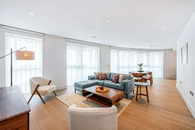 Cascade Way, White City, W12, photo 1