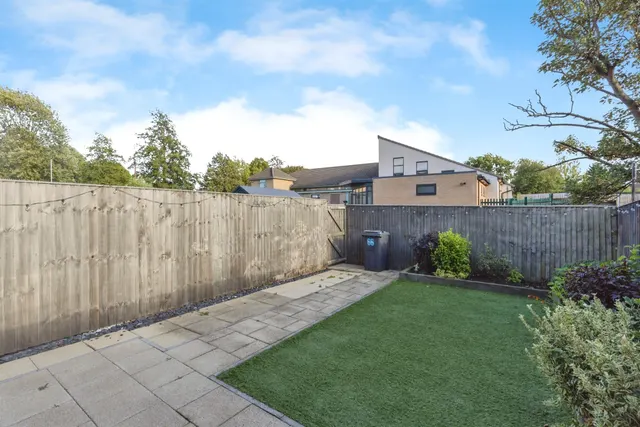 Photo 2 — Green Lane, Wyke, Bradford
