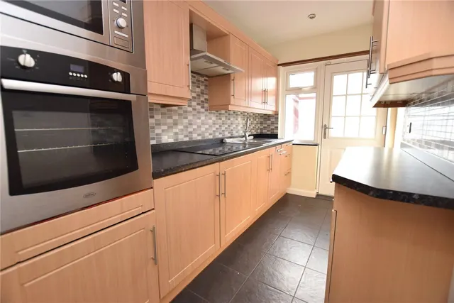Burley Road, Leeds, LS4, photo 2
