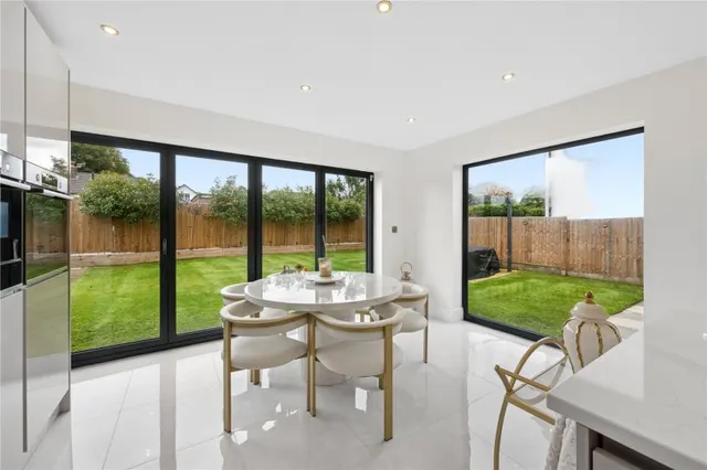 Silverdale Road, Gatley, photo 3