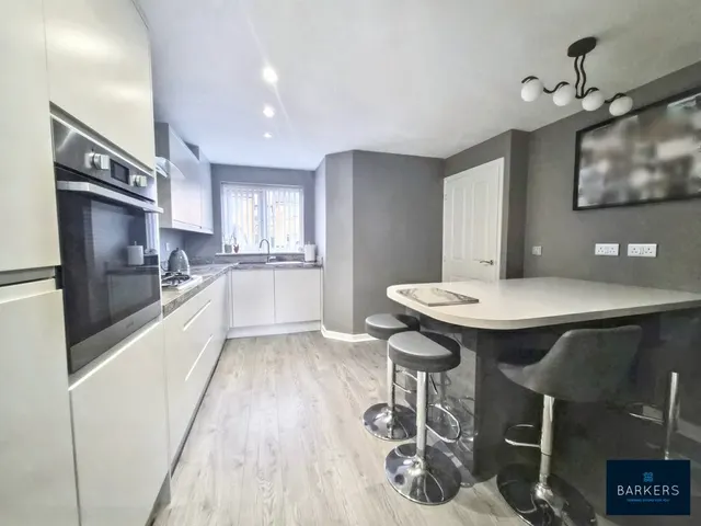 Photo 2 — Denham Drive, Bradford BD6 3FH