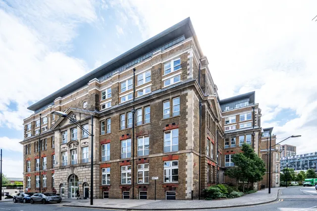Photo 3 — Flat 396 Building 22, Cadogan Road, London