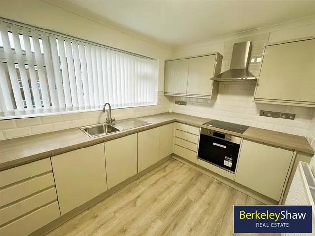 Nicholas Road, Blundellsands, L23, photo 2