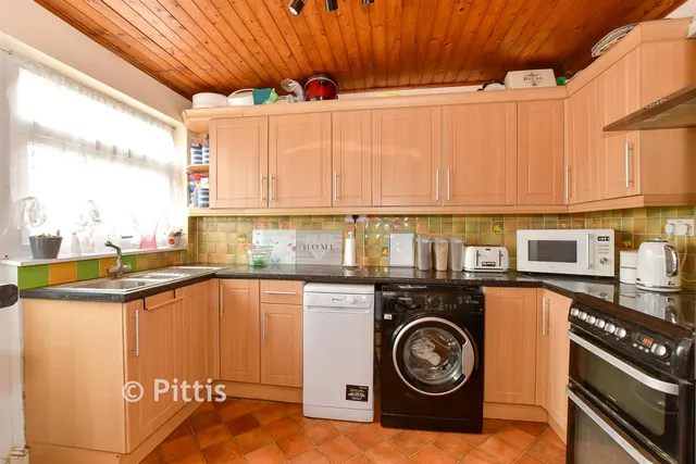 Wellington Road, Ryde, PO33, photo 3