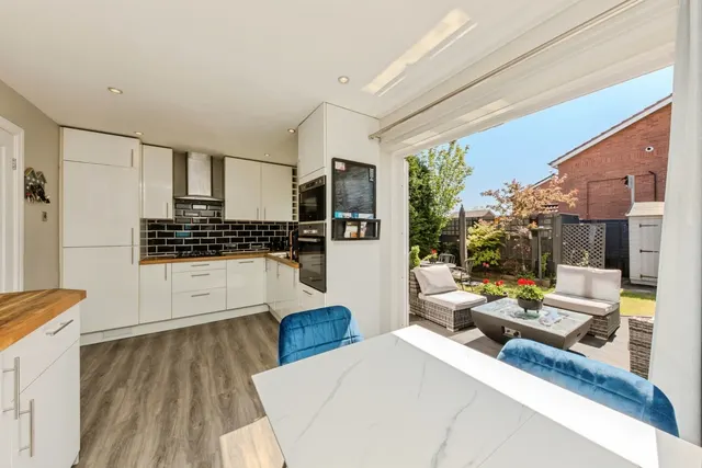 Photo 2 — Mardon Close, Knutsford, Cheshire, WA16