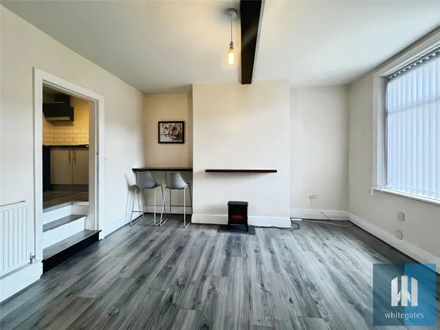 Royds Avenue, Linthwaite, HD7, photo 1