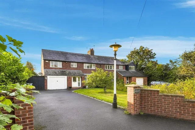 Wilmslow Old Road, Mottram St. Andrew, photo 1