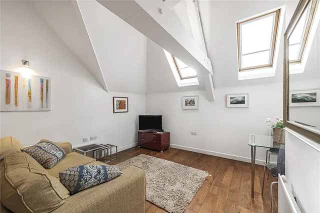 Photo 2 — Bagleys Lane, Fulham, London, SW6