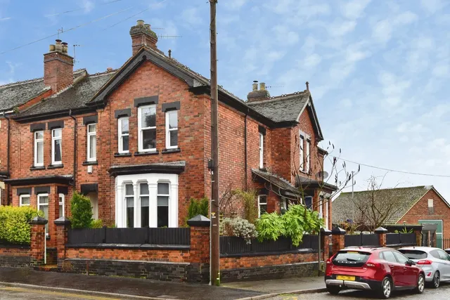 Grove Road, STOKE-ON-TRENT, Staffordshire, ST4, photo 1