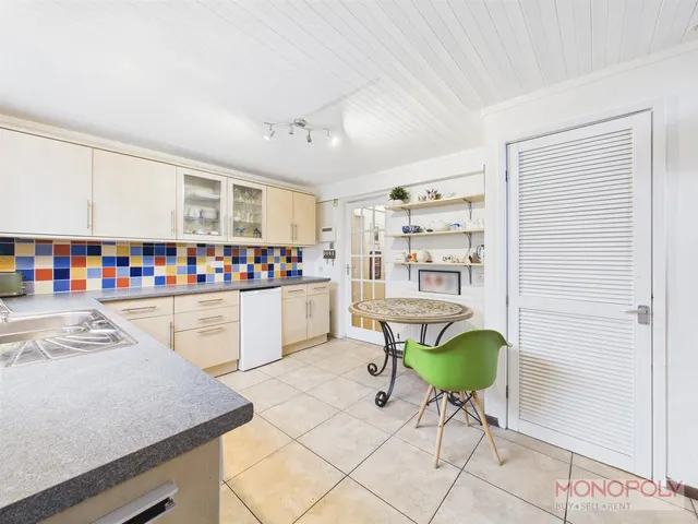 Gwelfryn Osborne Street, Rhosllanerchrugog, LL14, photo 2