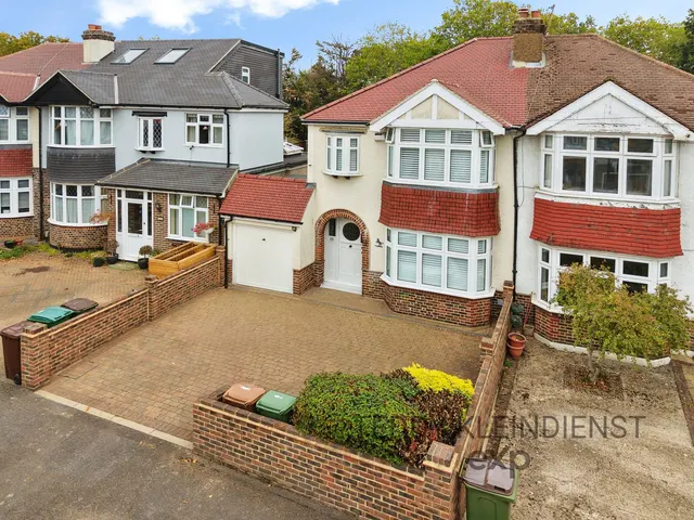 Burnham Drive, Worcester Park, KT4, photo 1