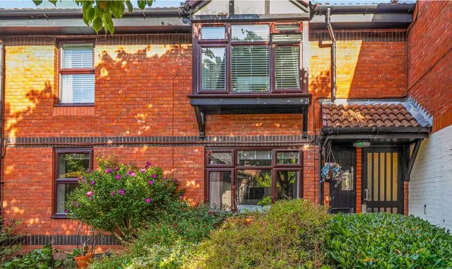 Prospect Place, Epsom, KT17, photo 3