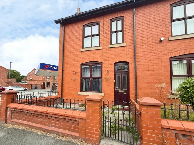 Firs Lane, Leigh, WN7, photo 1