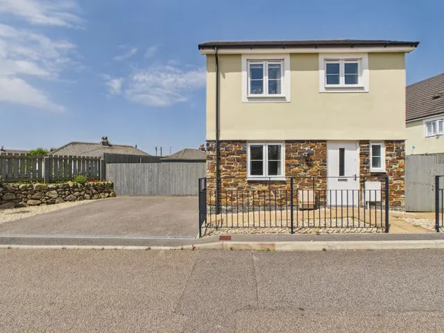 Davey Close, Redruth, photo 1