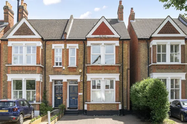 Photo 2 — Woolstone Road, SE23