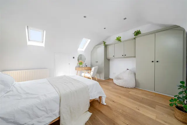 Photo 3 — Woolstone Road, SE23