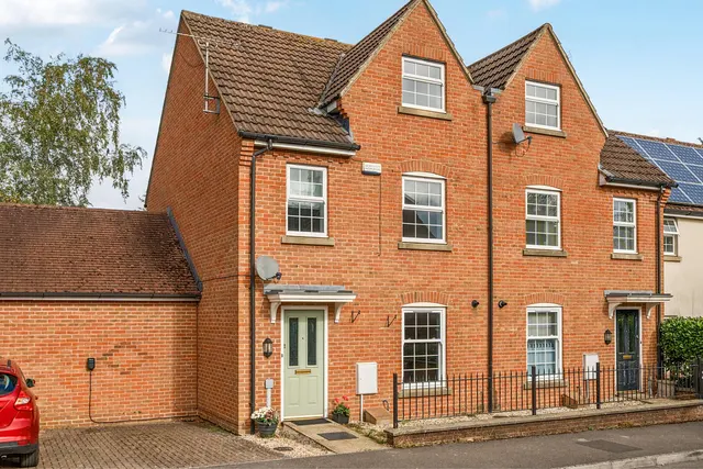 Festival Close, Devizes, SN10, photo 1