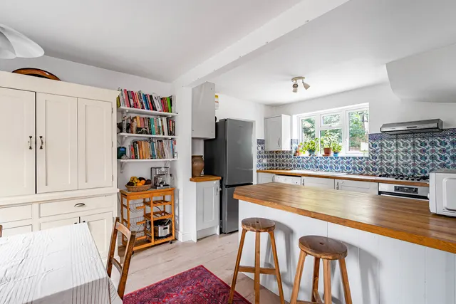 Wrecclesham Hill, Wrecclesham, GU10, photo 3