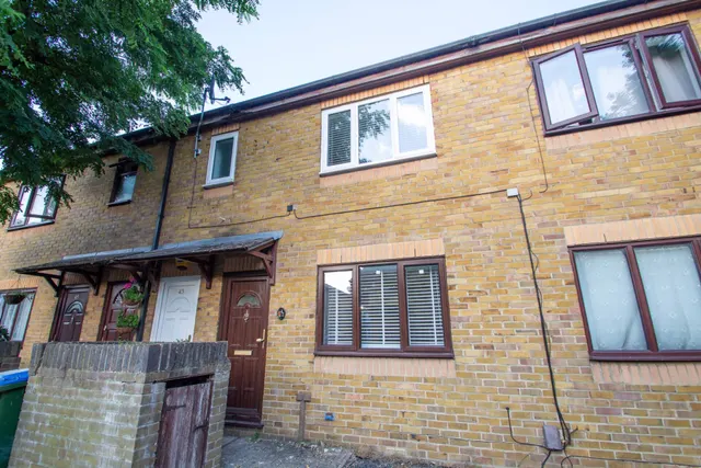 Photo 2 — Camelot Close, London