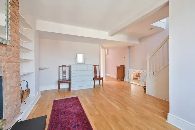 Photo 3 — 21 Wellington Terrace, Harrow