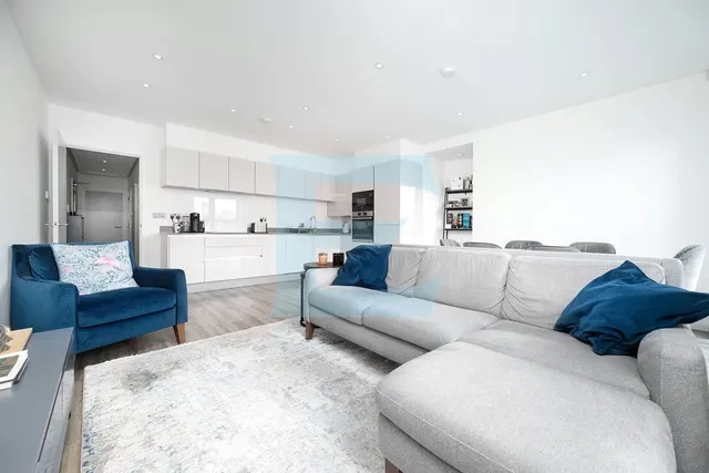 Grenville Place, Mill Hill, NW7, photo 2