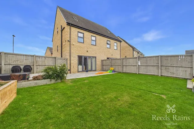 Broughton Road, Pontefract, WF8, photo 1