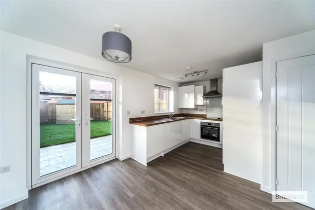 Funnell Drive, Stone Cross, BN24, photo 2