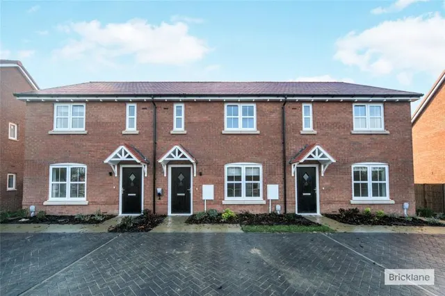 Funnell Drive, Stone Cross, BN24, photo 1