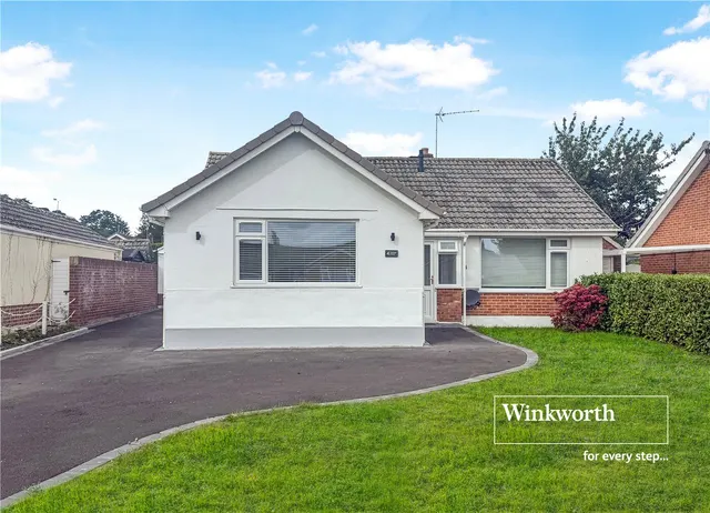 Bramley Road, Ferndown, BH22, photo 1