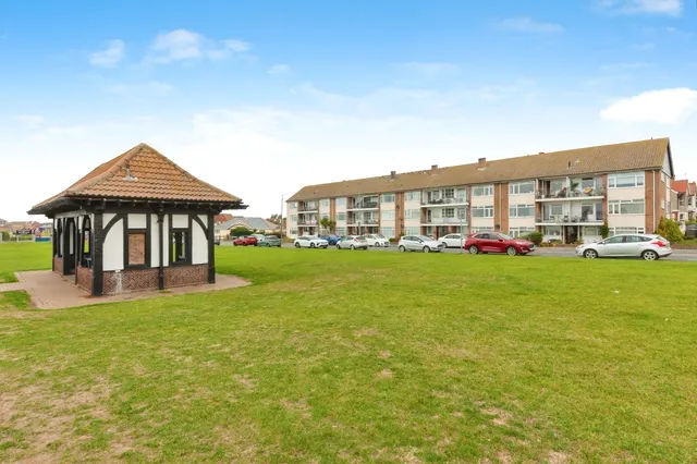 Marine Parade West, Clacton-on-Sea, Essex, CO15, photo 1