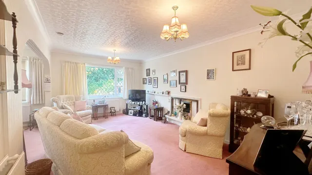 Milton Drive, Stockport, photo 2