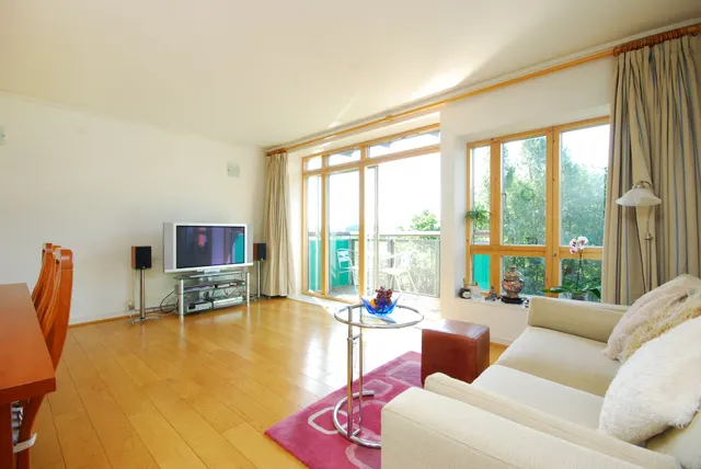 Photo 3 — 105 Faraday Lodge, Renaissance Walk, London