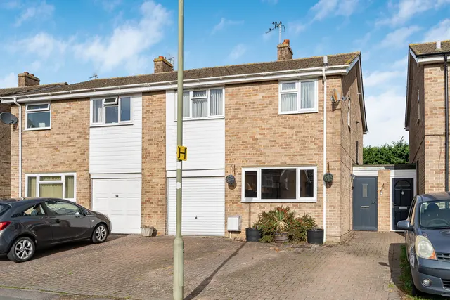 Fairfax Road, Chalgrove, photo 1