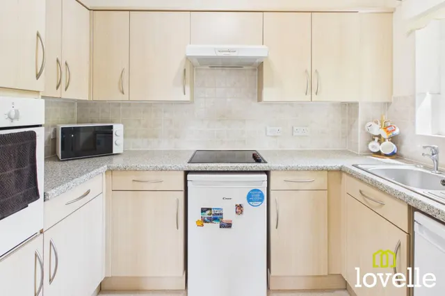 Newgate Street, Shardeloes Court, HU16, photo 3
