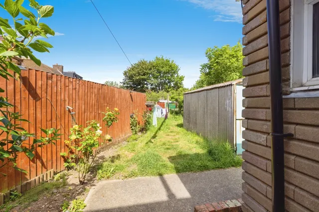Keppel Road, Dagenham, RM9, photo 3