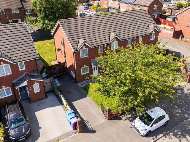 Lee Park Avenue, Liverpool, L25, photo 2