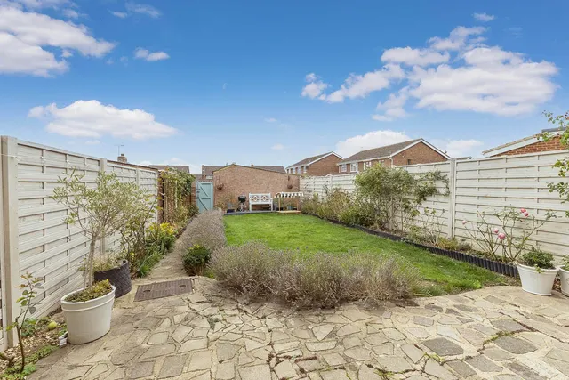 Photo 3 — Brompton Drive, Cranbrook Drive, Maidenhead, Berkshire
